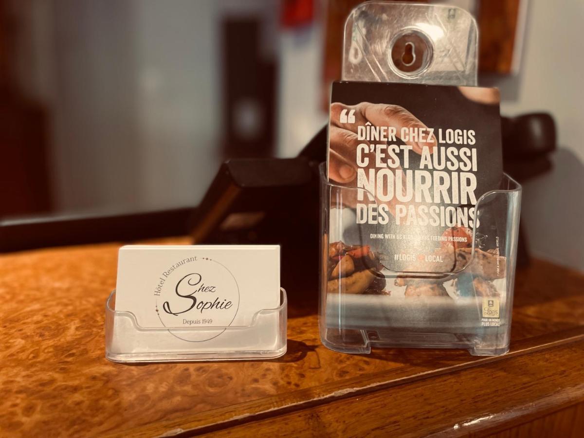 Restaurant Hotel Logis Chez Sophie Briouze Экстерьер фото