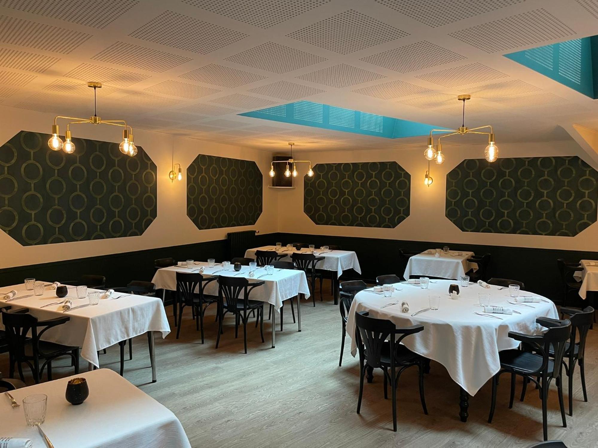 Restaurant Hotel Logis Chez Sophie Briouze Экстерьер фото