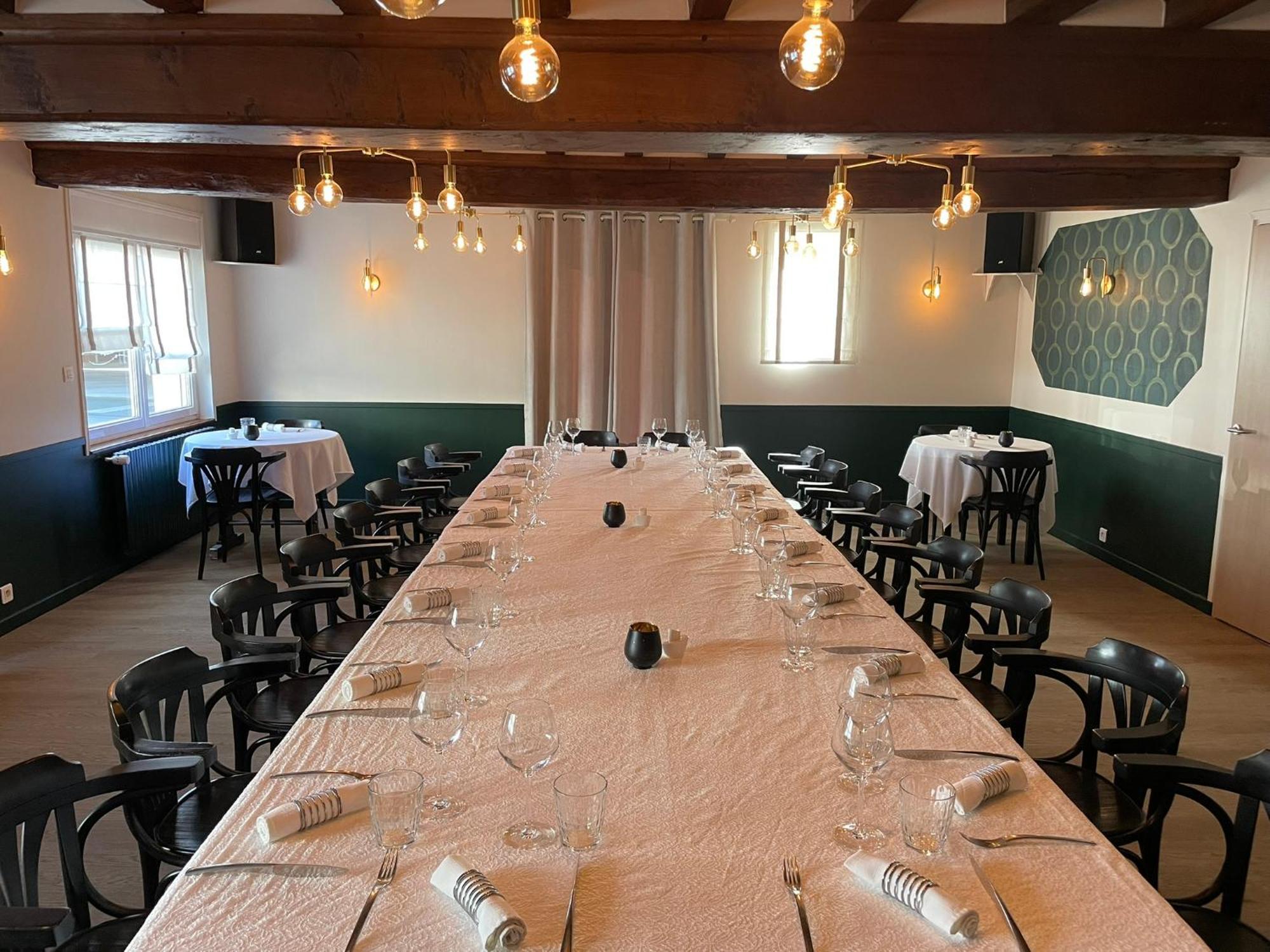 Restaurant Hotel Logis Chez Sophie Briouze Экстерьер фото