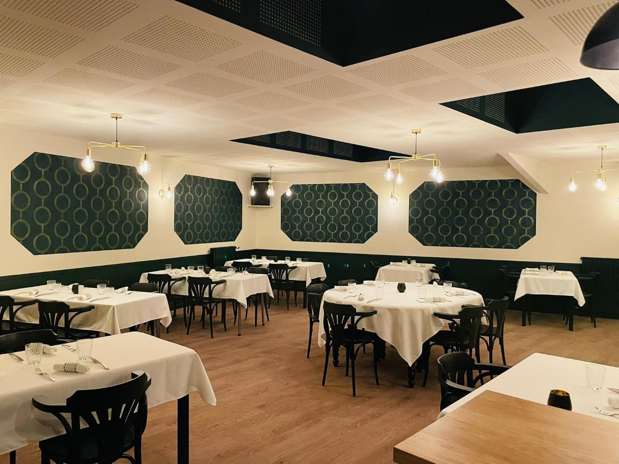Restaurant Hotel Logis Chez Sophie Briouze Экстерьер фото