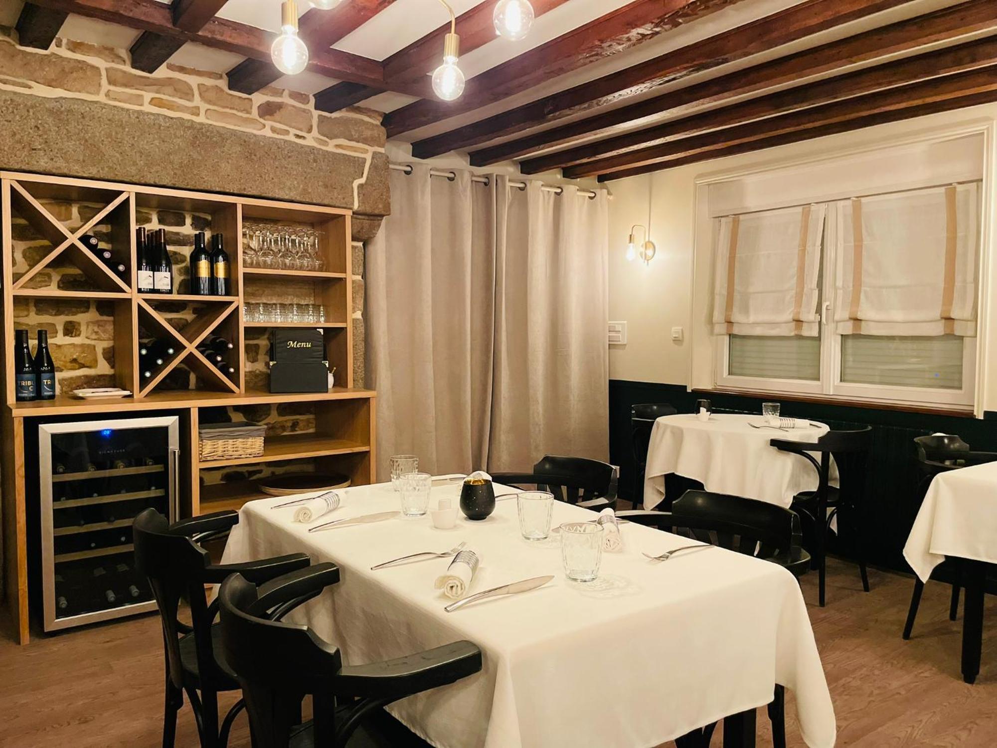 Restaurant Hotel Logis Chez Sophie Briouze Экстерьер фото